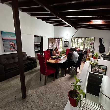 Hostel Urban City Μεντεγίν Εξωτερικό φωτογραφία