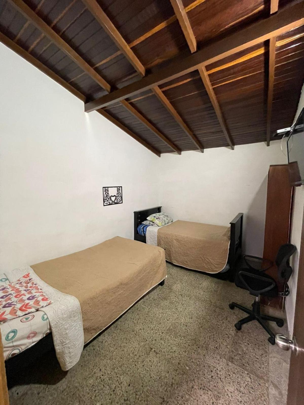 Hostel Urban City Μεντεγίν Εξωτερικό φωτογραφία