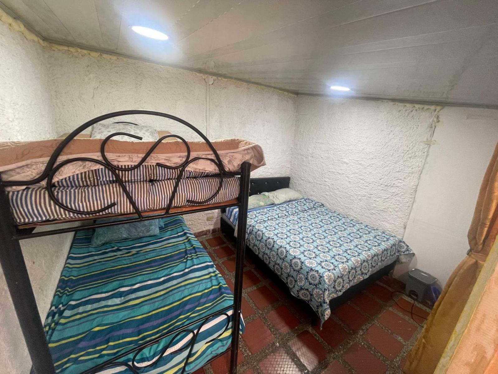 Hostel Urban City Μεντεγίν Εξωτερικό φωτογραφία